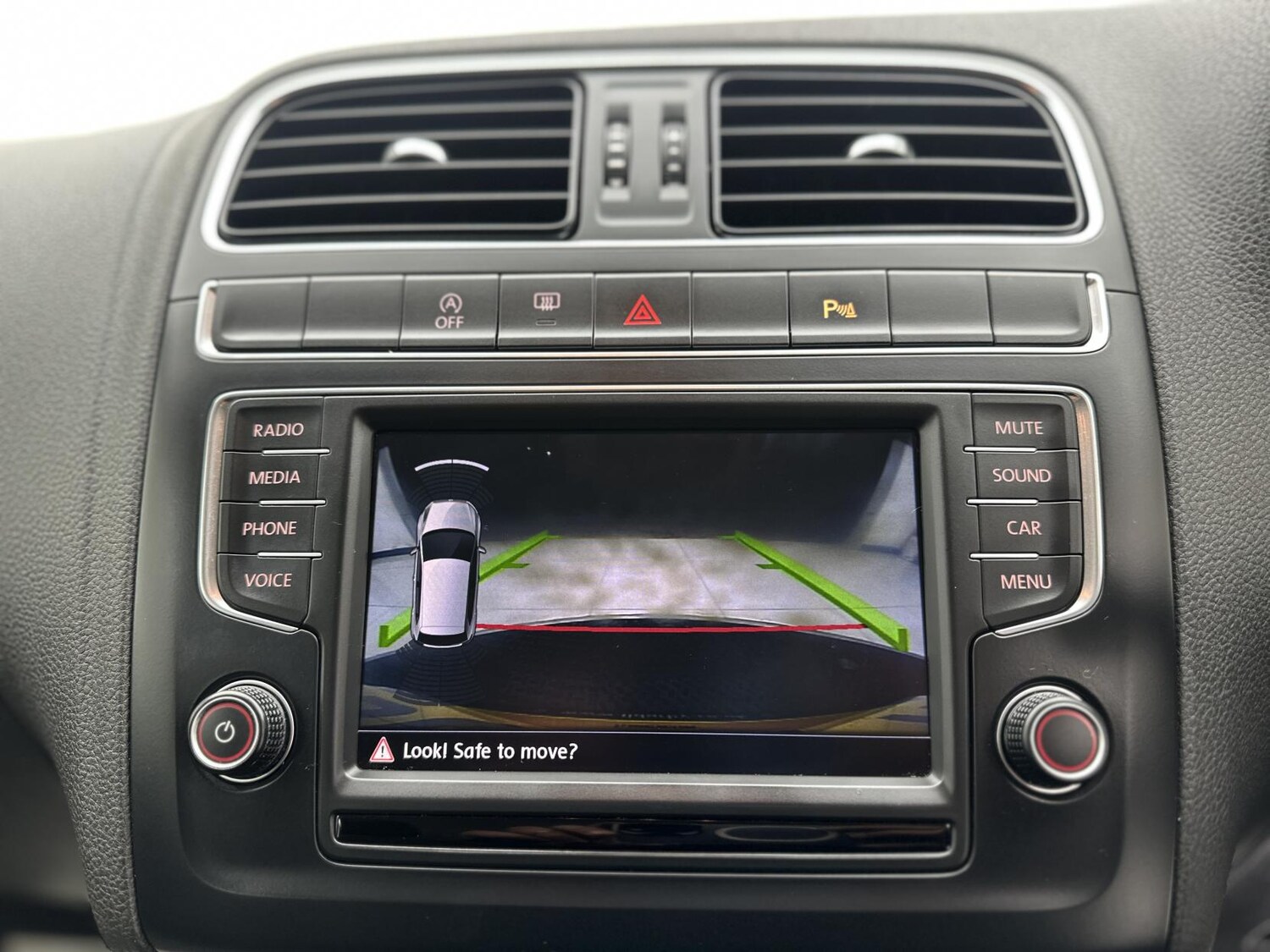 Used Volkswagen Polo 2015 for sale - 77371096: Photo 41