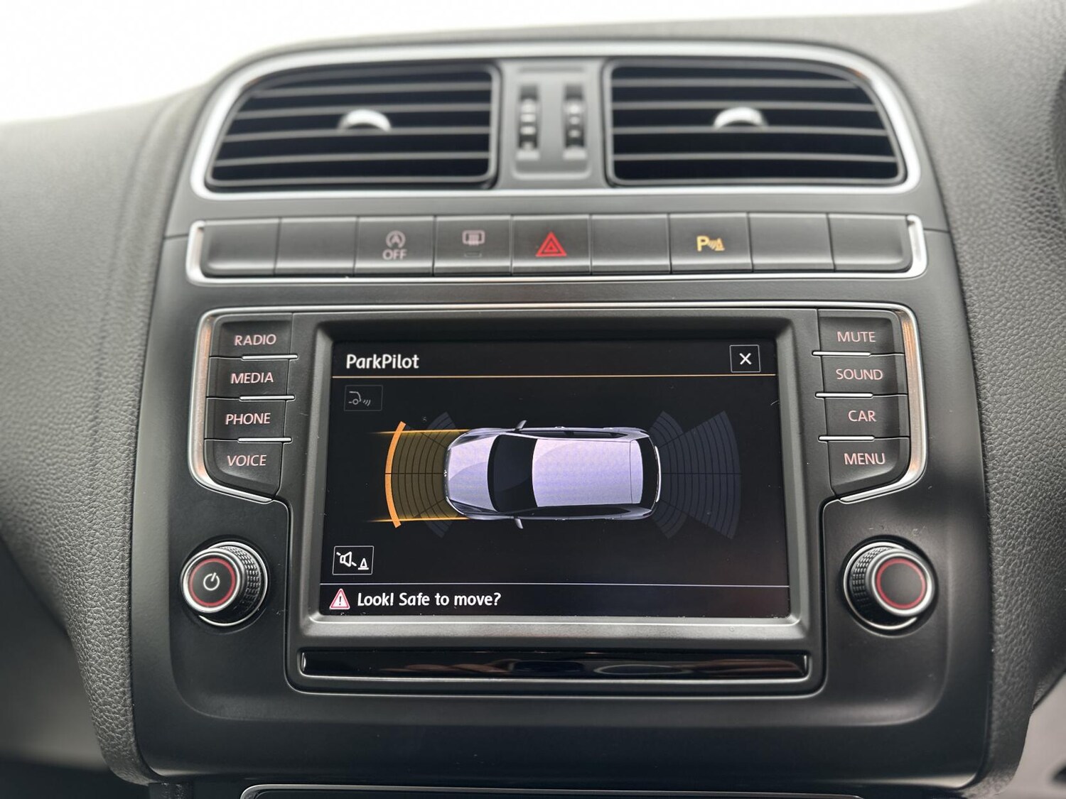 Used Volkswagen Polo 2015 for sale - 77371096: Photo 42