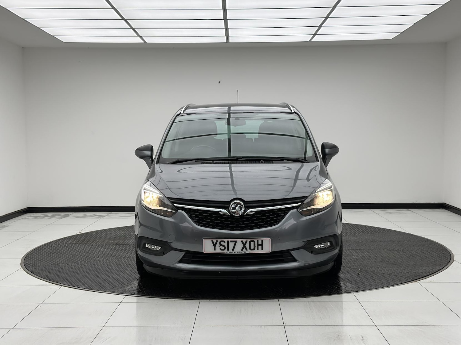 Used Vauxhall Zafira 2017 for sale - 76549014: Photo 2