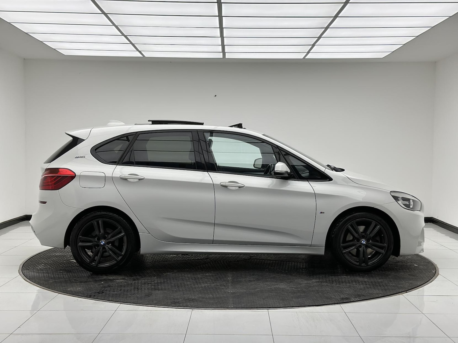 Used BMW 2 Series 2017 for sale - 76375745: Photo 9