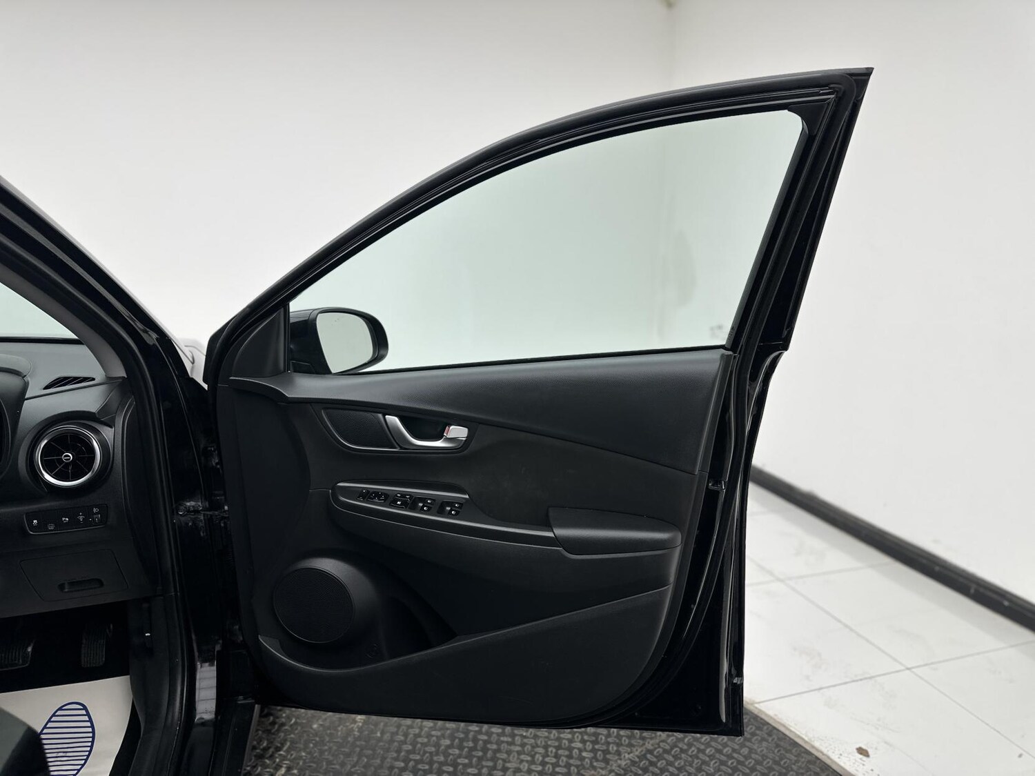 Used Hyundai KONA 2023 for sale - 77536394: Photo 17