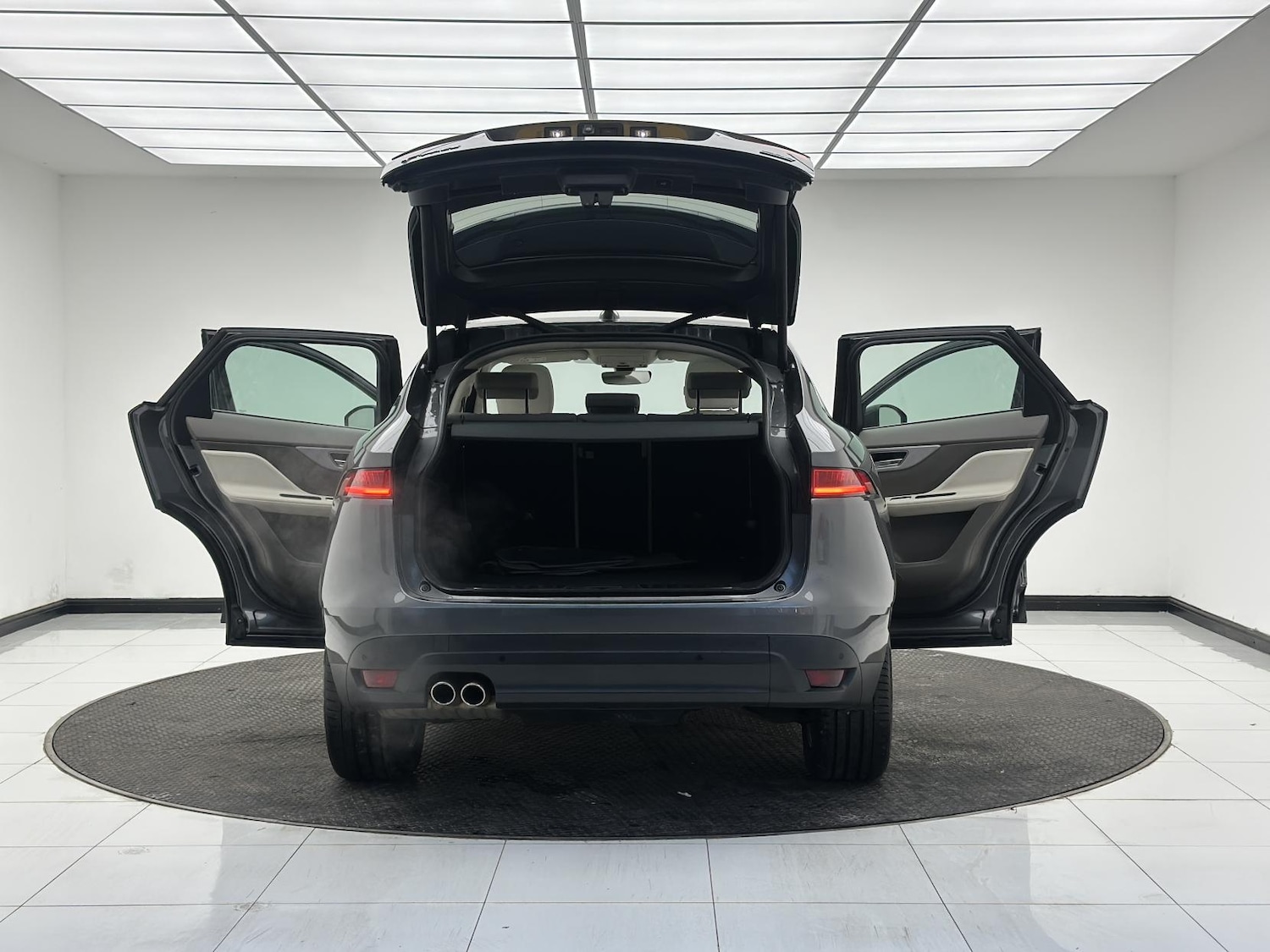 Used Jaguar F-Pace 2019 for sale - 77080965: Photo 11