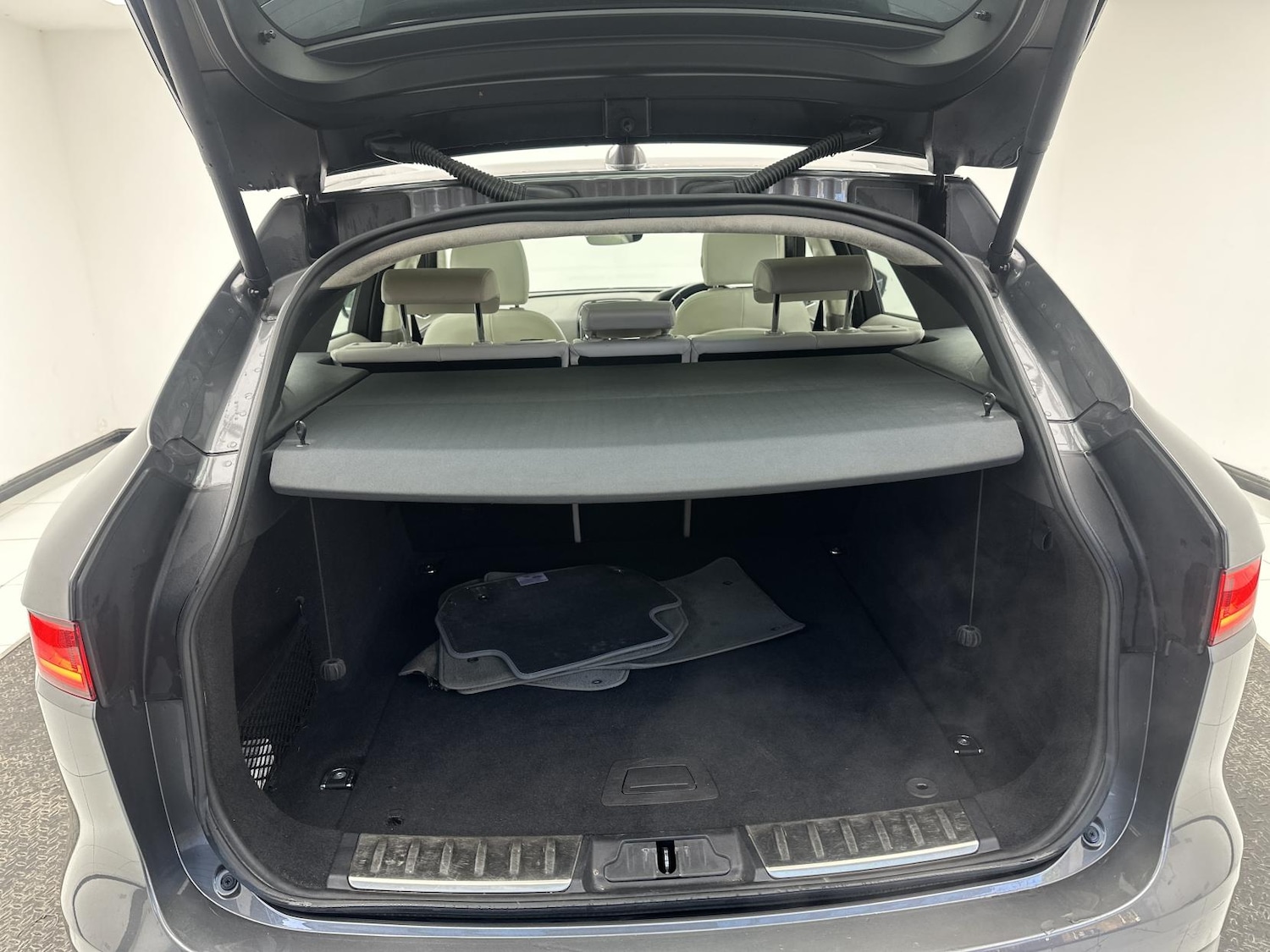 Used Jaguar F-Pace 2019 for sale - 77080965: Photo 27