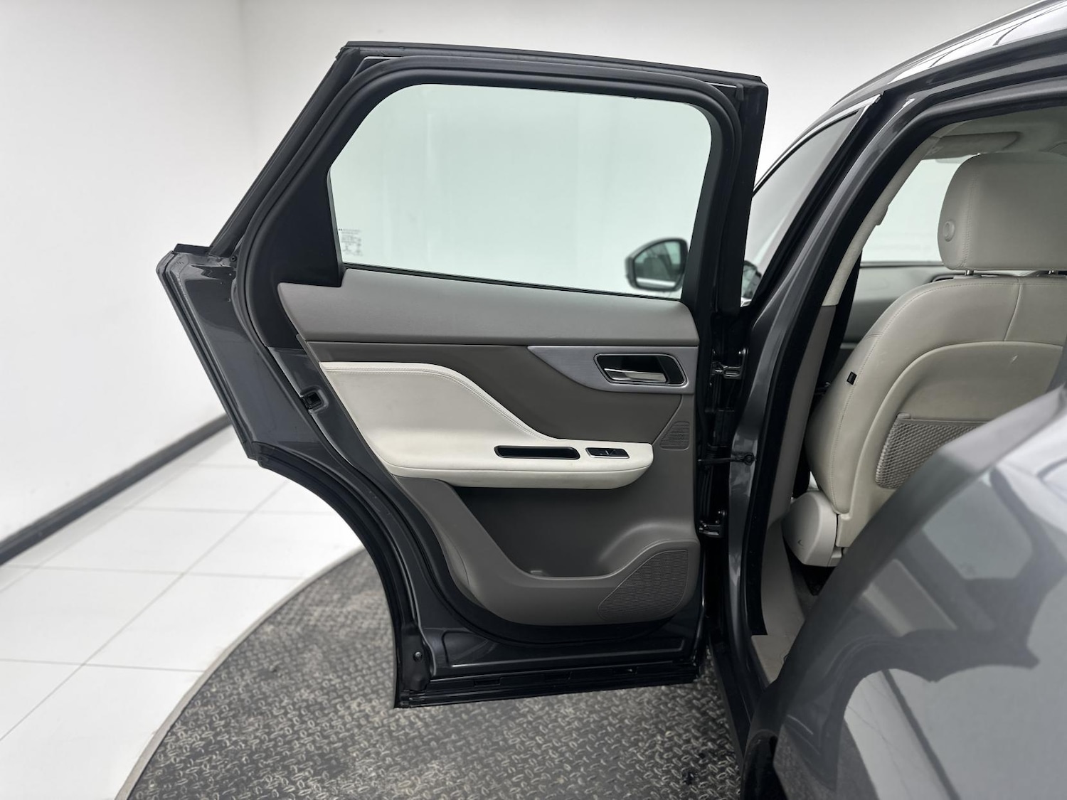 Used Jaguar F-Pace 2019 for sale - 77080965: Photo 31