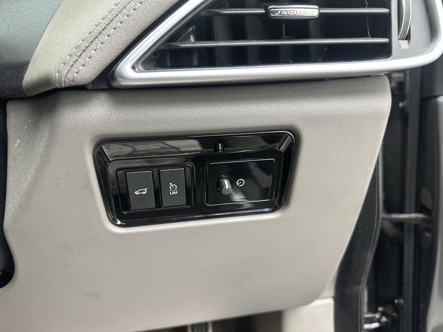 Used Jaguar F-Pace 2019 for sale - 77080965: Photo 46