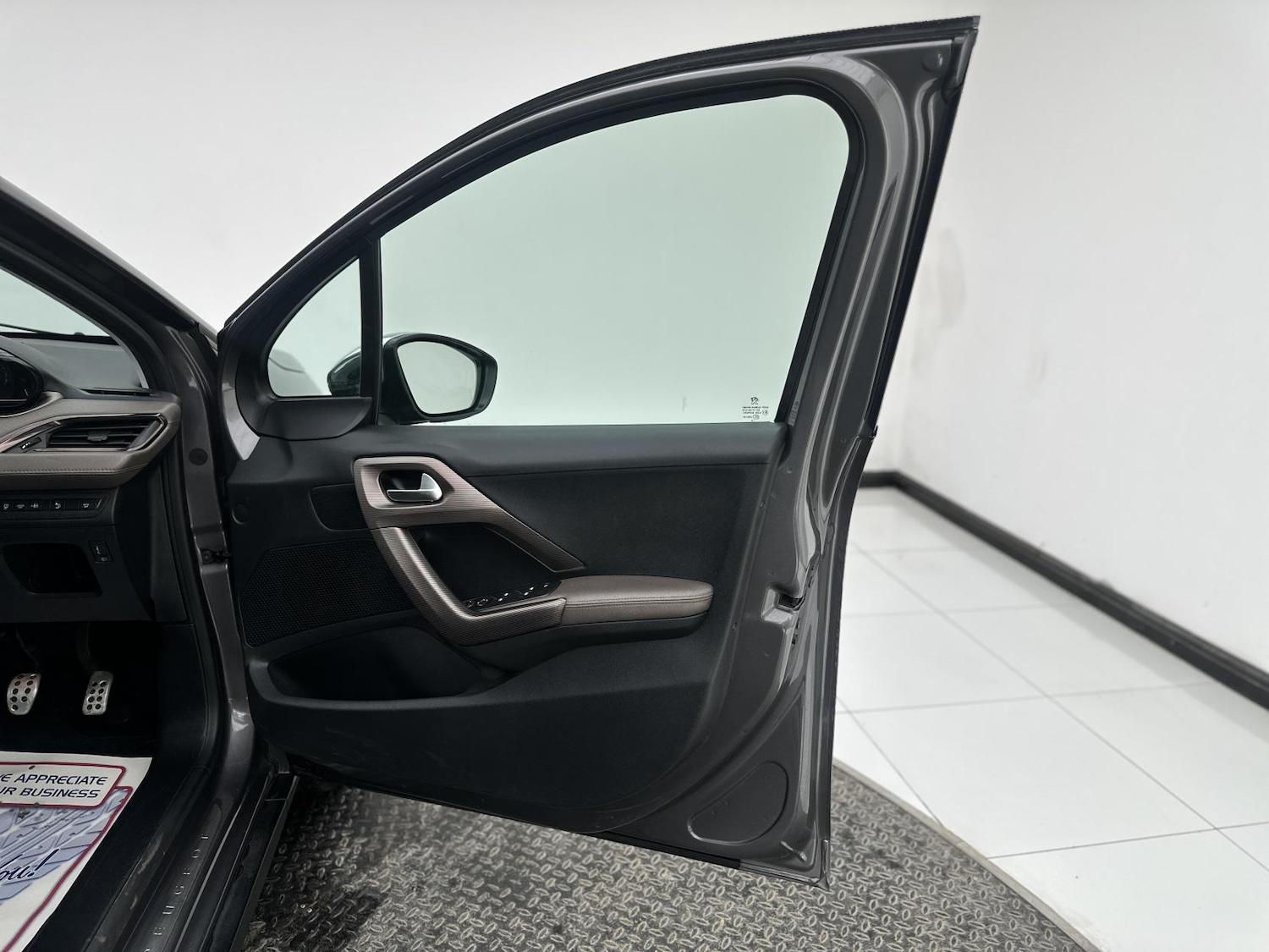 Used Peugeot 2008 2014 for sale - 78152947: Photo 17