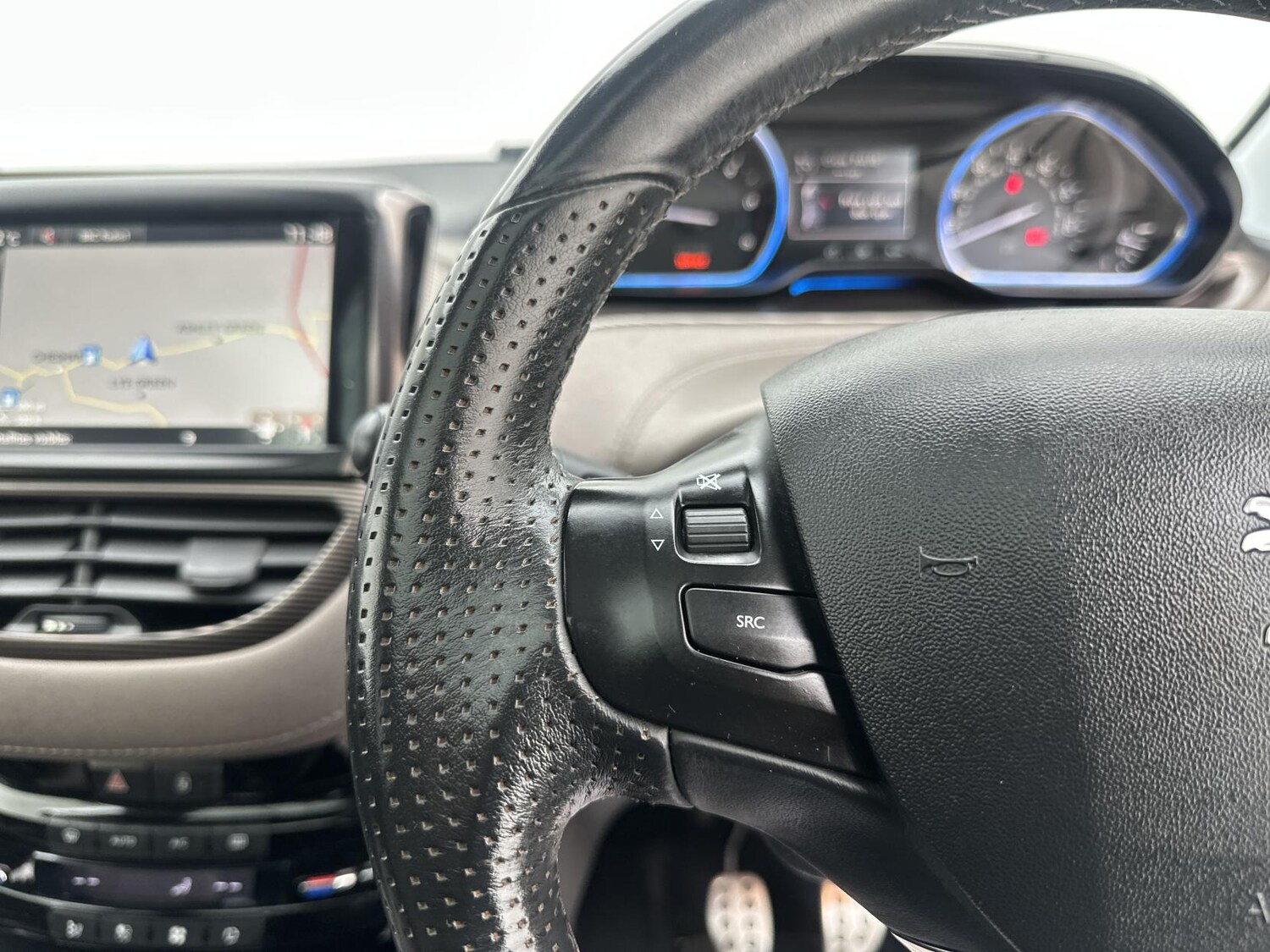 Used Peugeot 2008 2014 for sale - 78152947: Photo 25