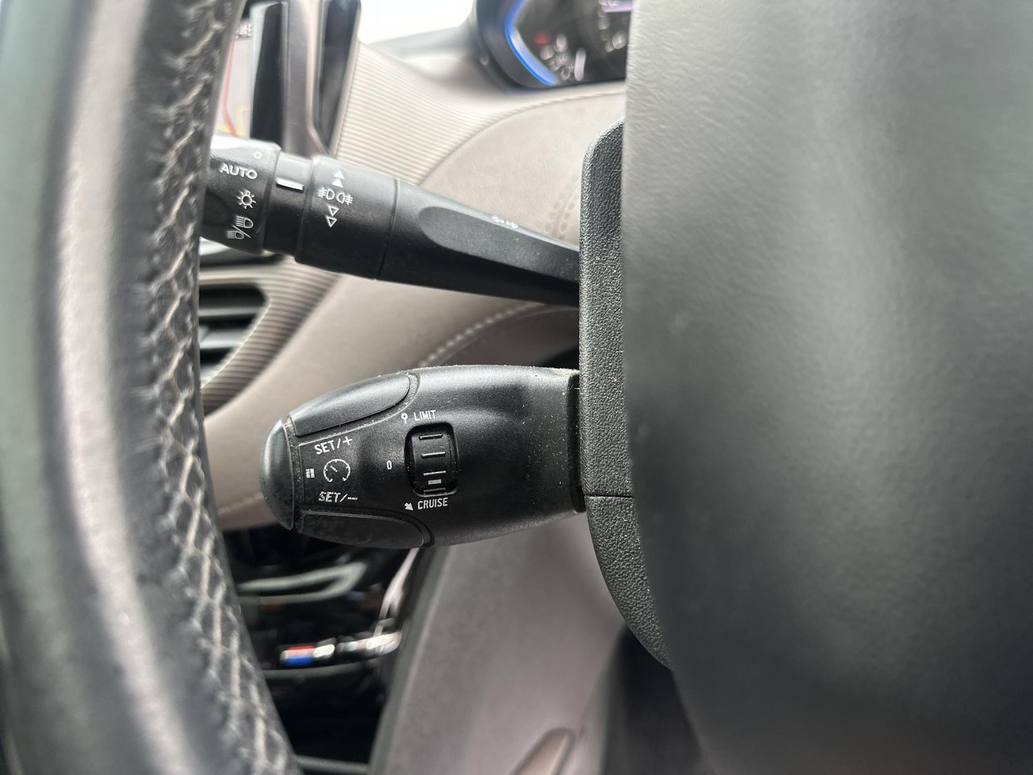 Used Peugeot 2008 2014 for sale - 78152947: Photo 27