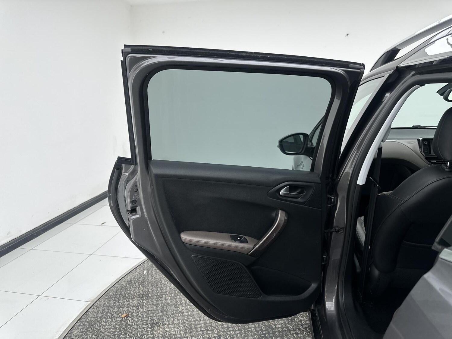 Used Peugeot 2008 2014 for sale - 78152947: Photo 37