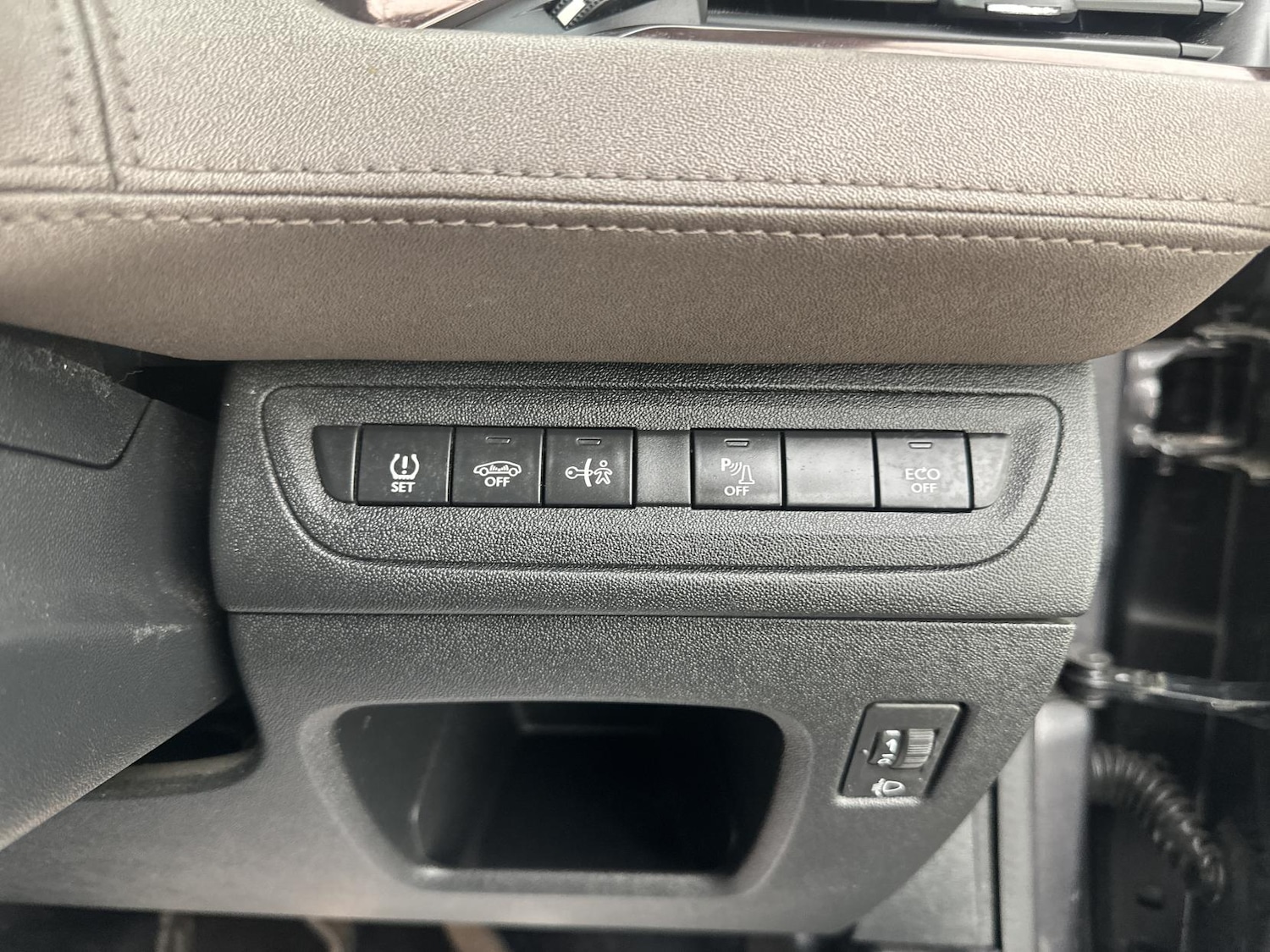 Used Peugeot 2008 2014 for sale - 78152947: Photo 39