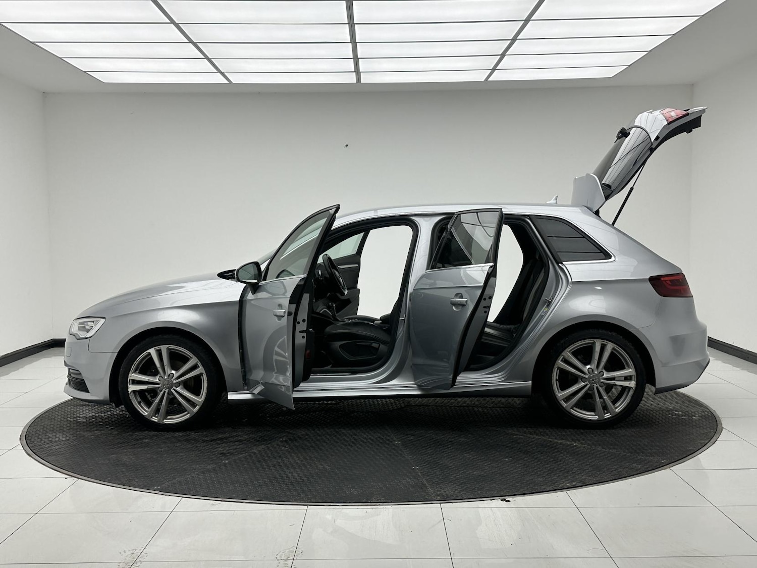 Used Audi A3 2015 for sale - 76526553: Photo 12