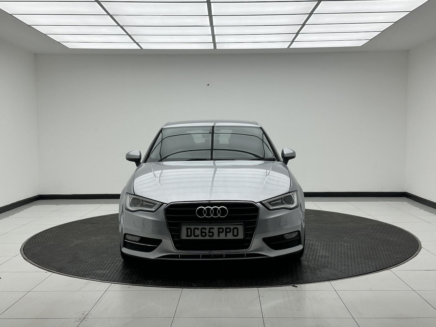 Used Audi A3 2015 for sale - 76526553: Photo 2