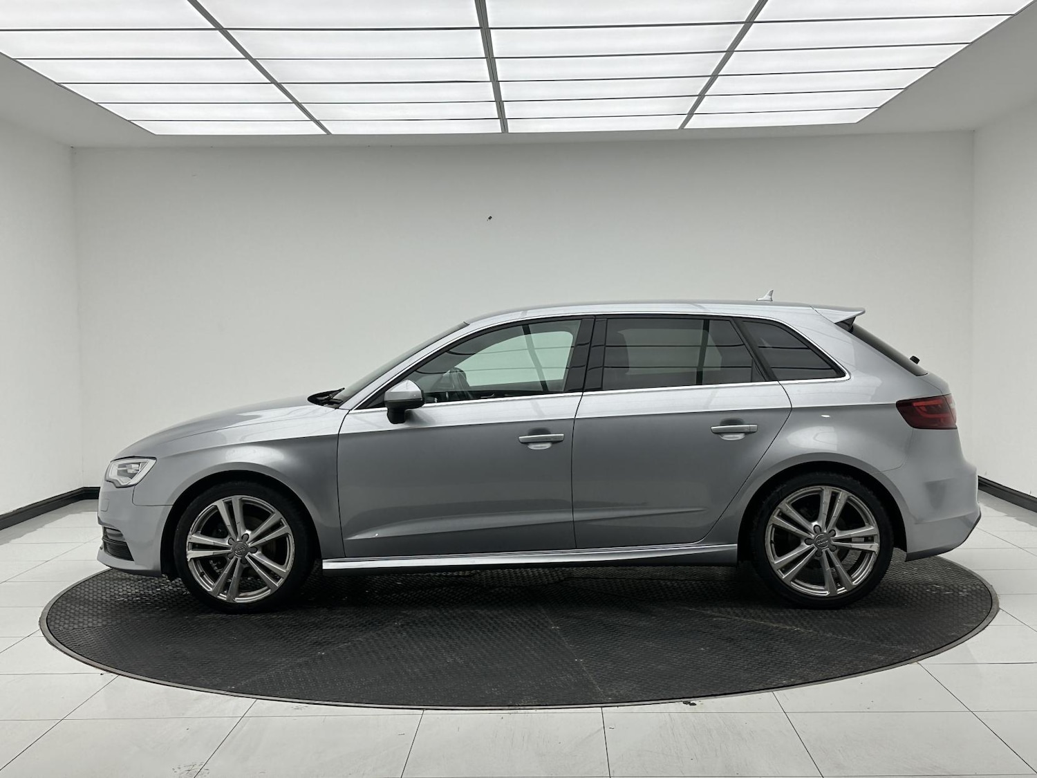 Used Audi A3 2015 for sale - 76526553: Photo 9