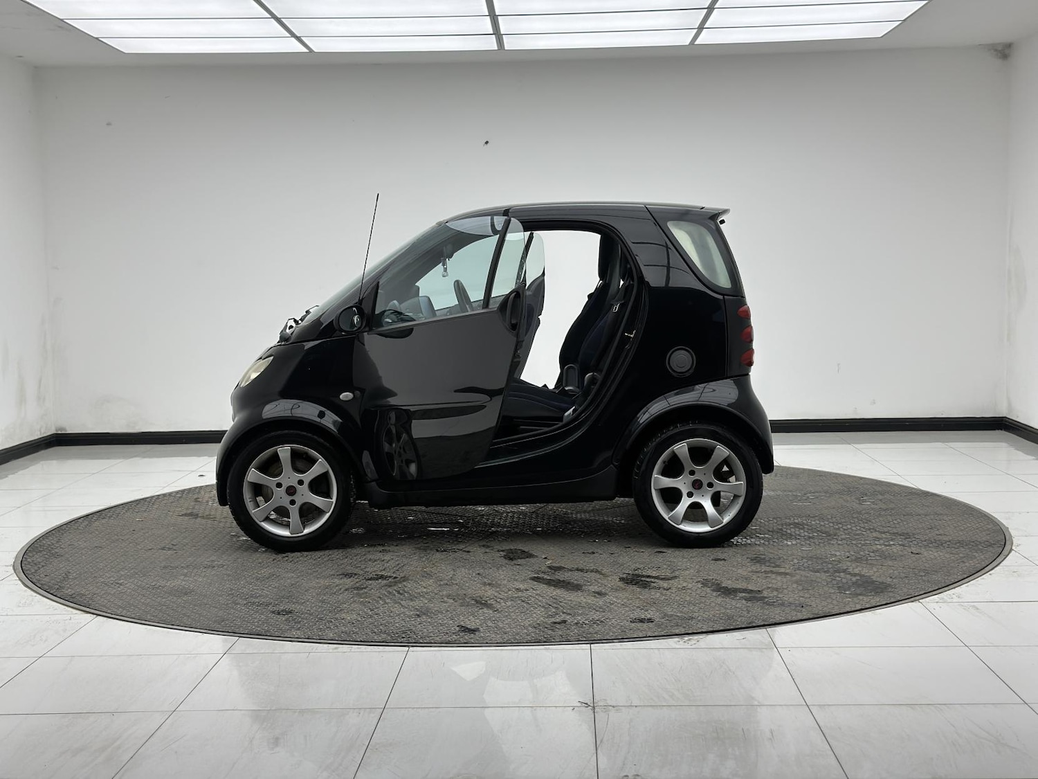 Used smart fortwo 2005 for sale - 77969045: Photo 11