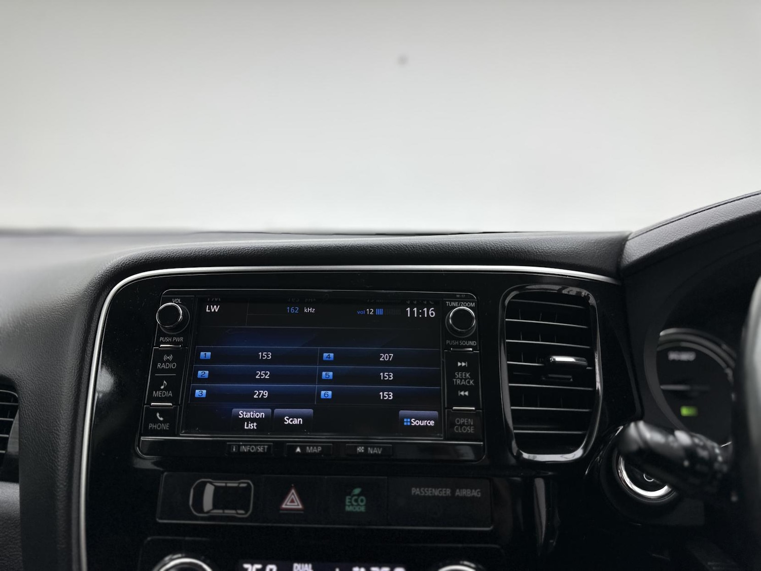 Used Mitsubishi Outlander 2016 for sale - 76752025: Photo 52