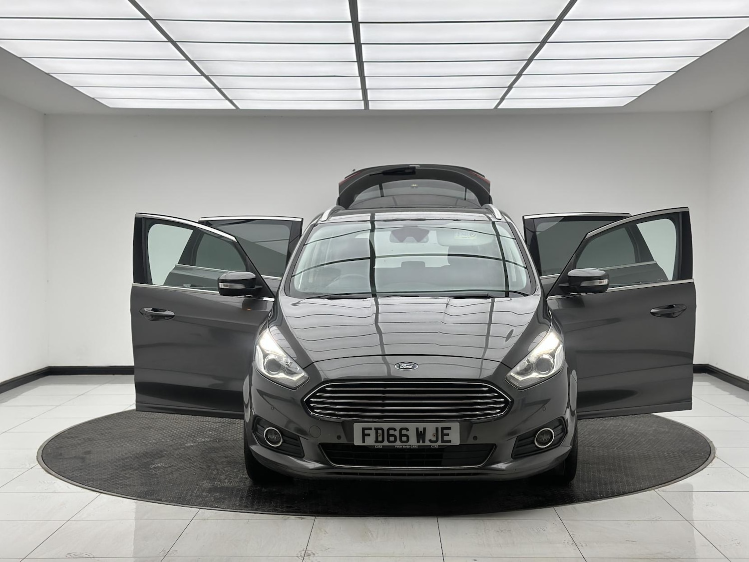 Used Ford S-Max 2017 for sale - 76714083: Photo 15