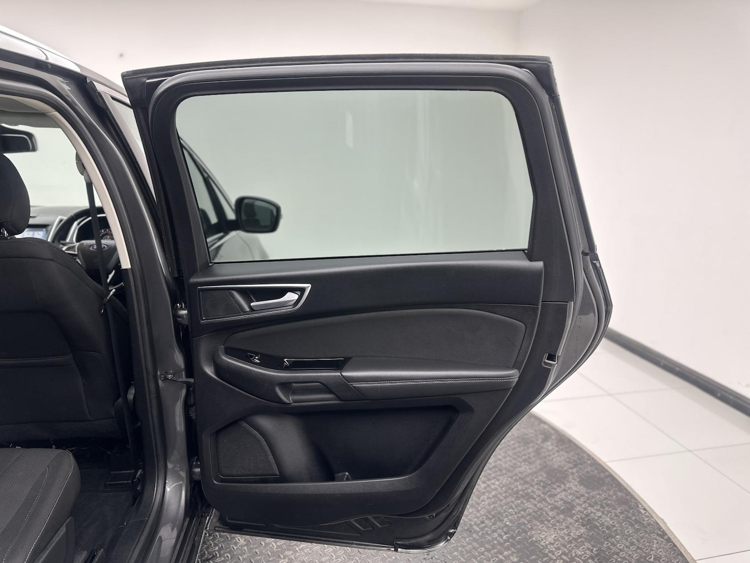 Used Ford S-Max 2017 for sale - 76714083: Photo 27