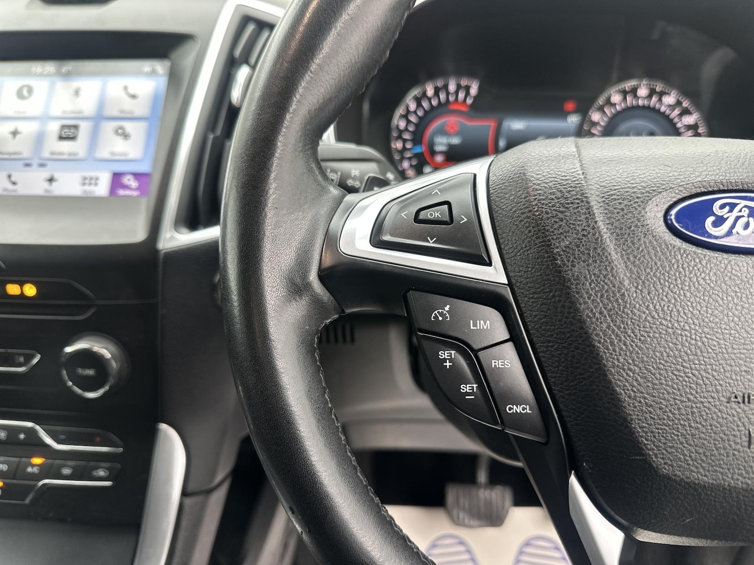 Used Ford S-Max 2017 for sale - 76714083: Photo 42