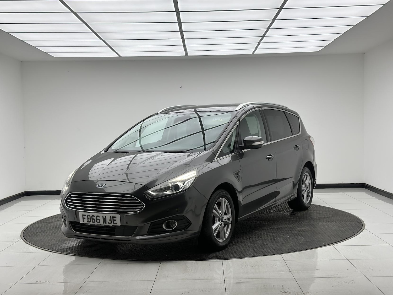 Used Ford S-Max 2017 for sale - 76714083: Photo 8