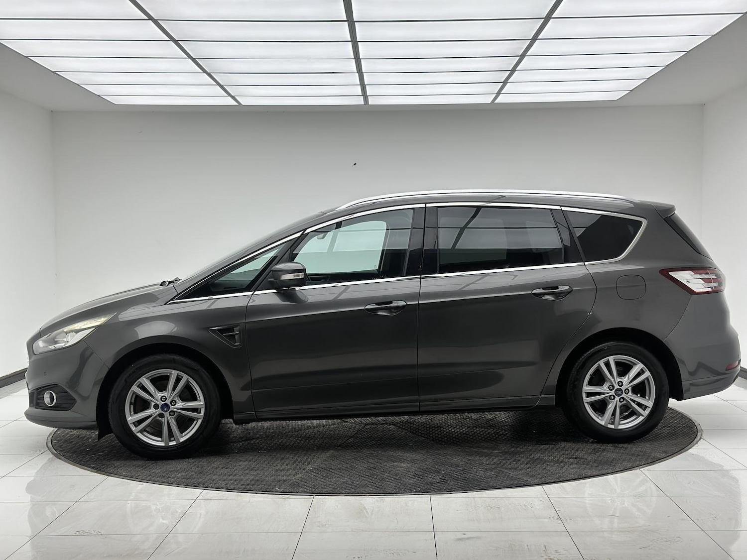 Used Ford S-Max 2017 for sale - 76714083: Photo 9