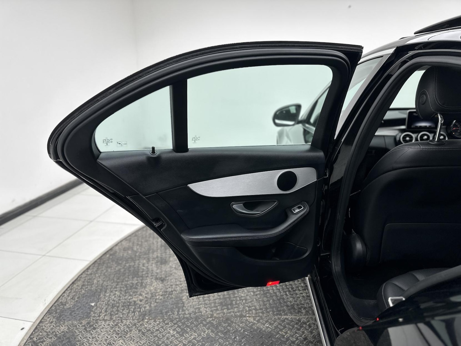 Used Mercedes-Benz C Class 2017 for sale - 77063572: Photo 29