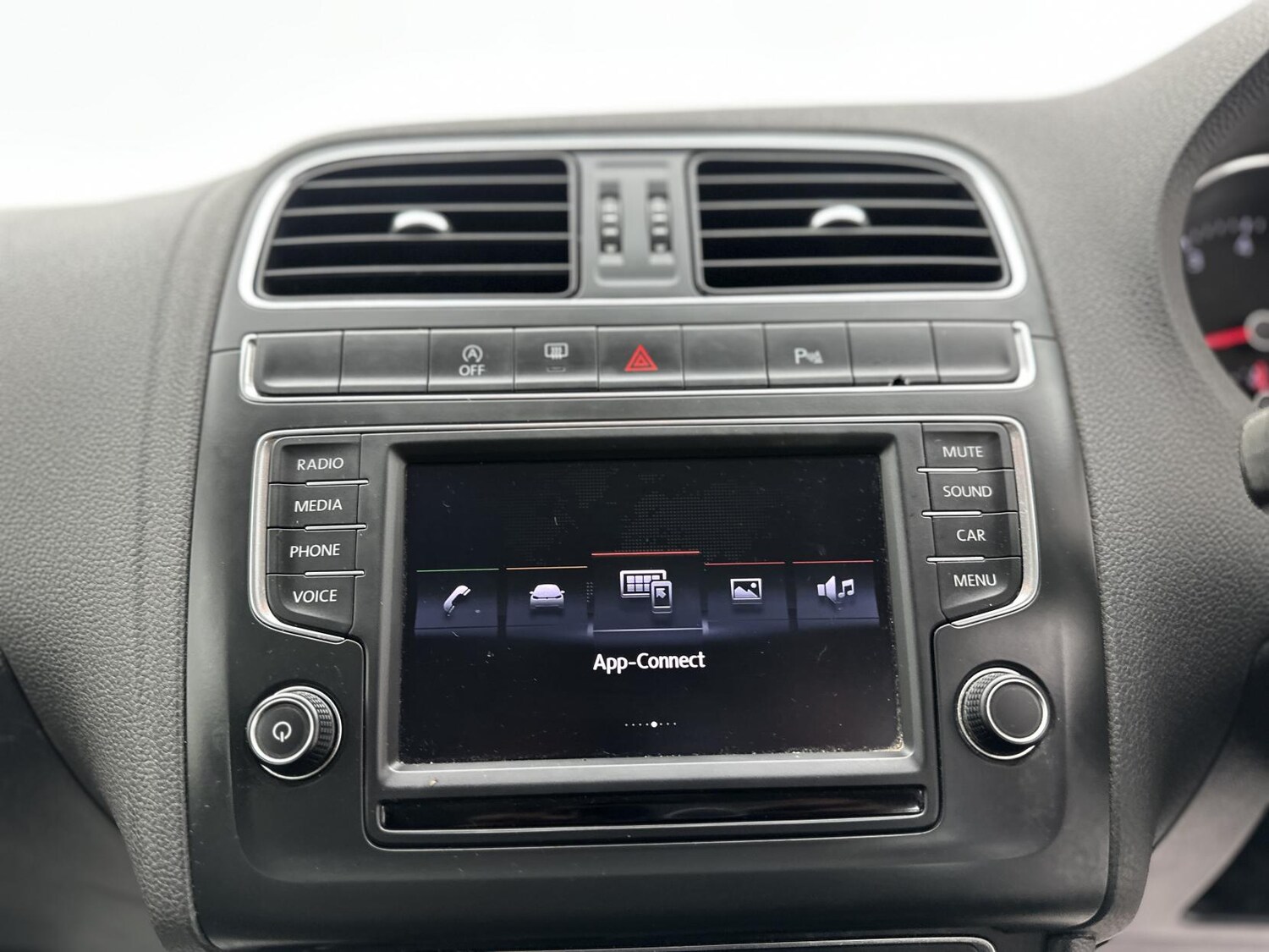 Used Volkswagen Polo 2016 for sale - 77492829: Photo 39