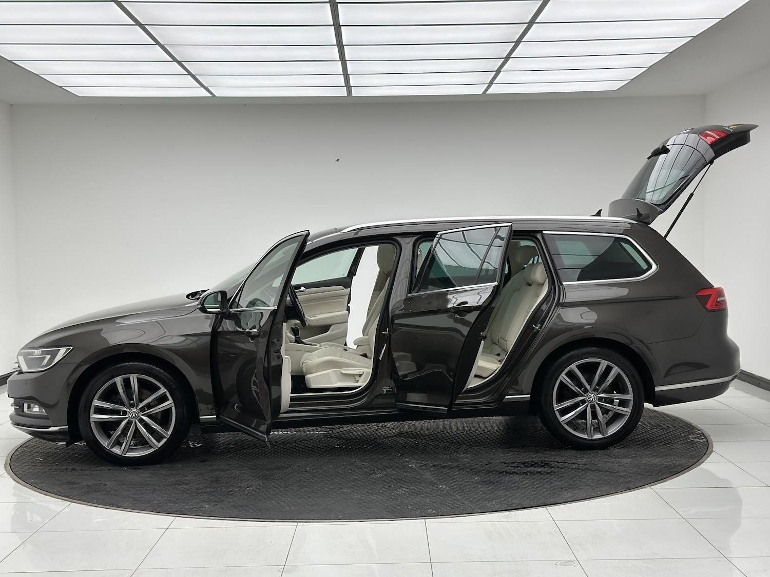 Used Volkswagen Passat 2017 for sale - 76196981: Photo 10
