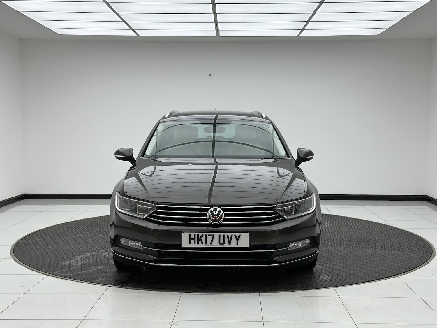 Used Volkswagen Passat 2017 for sale - 76196981: Photo 2