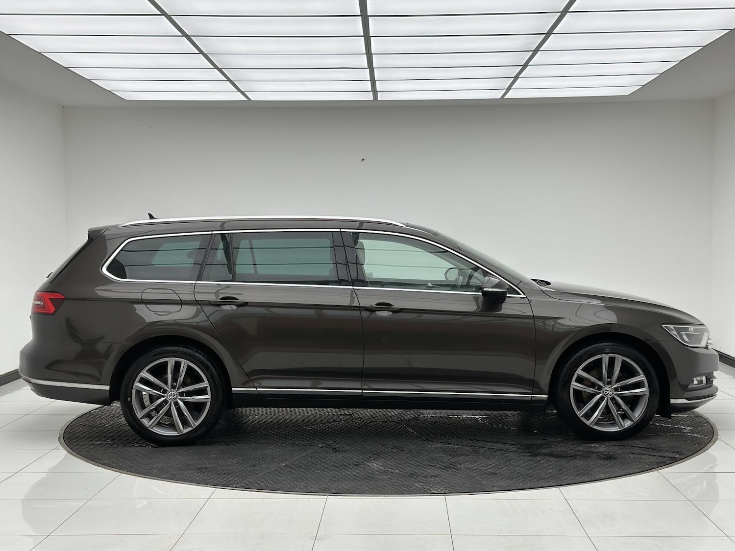 Used Volkswagen Passat 2017 for sale - 76196981: Photo 4