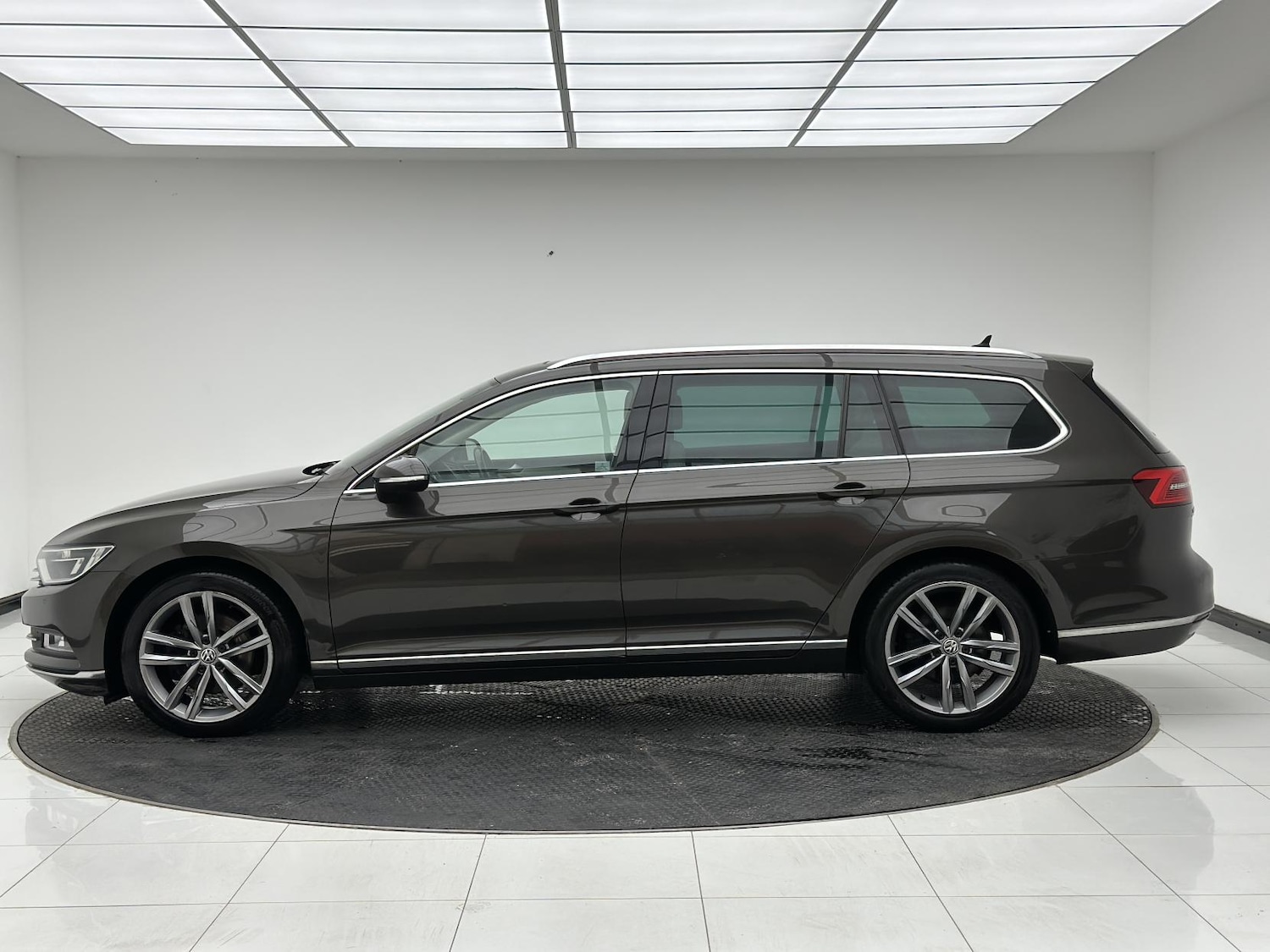 Used Volkswagen Passat 2017 for sale - 76196981: Photo 5