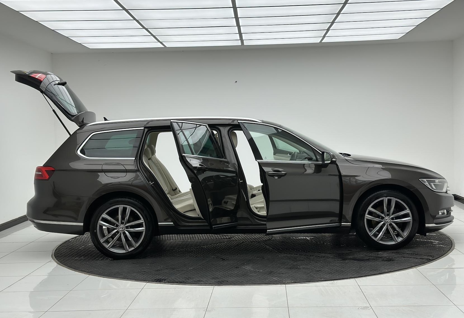 Used Volkswagen Passat 2017 for sale - 76196981: Photo 9