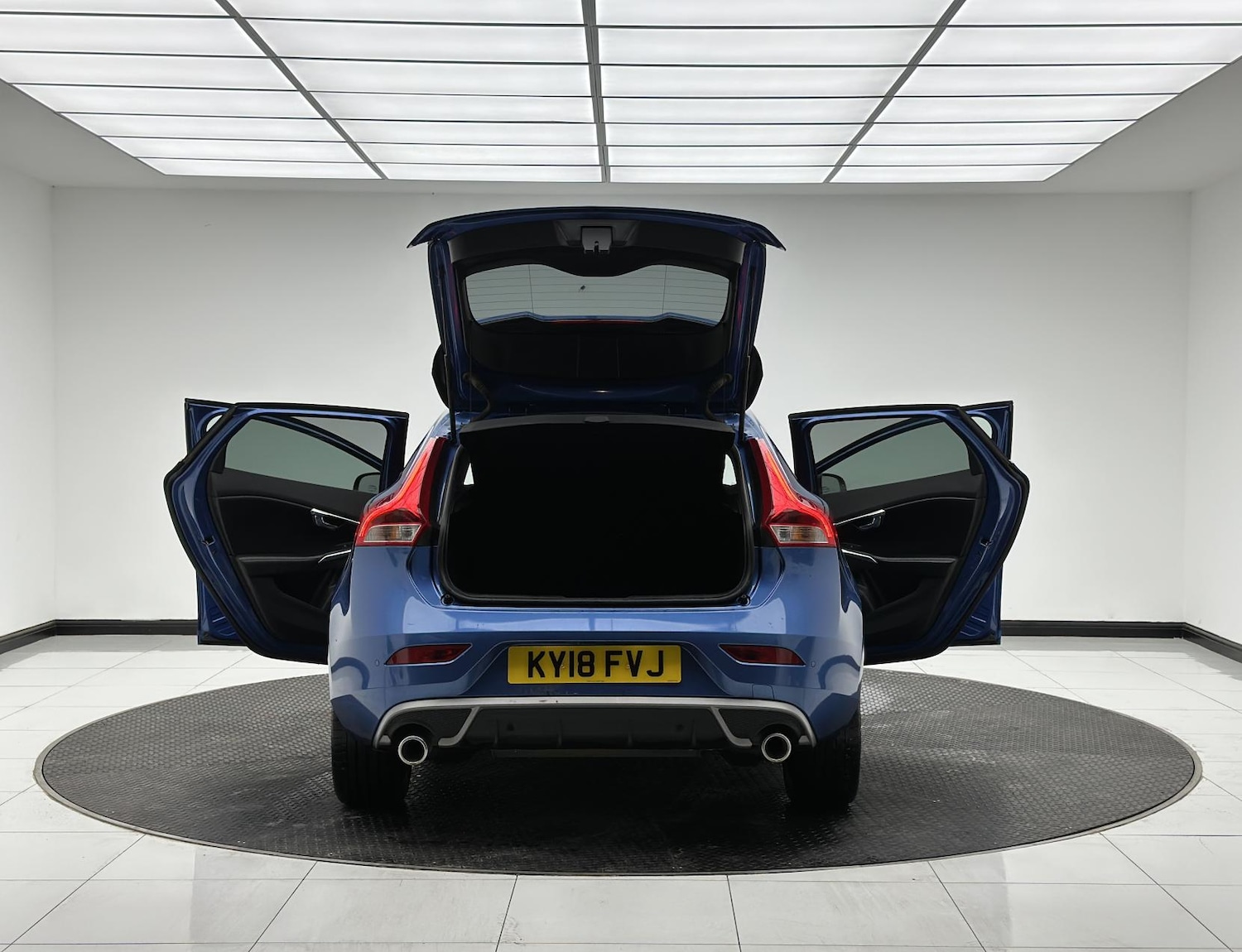 Used Volvo V40 2018 for sale - 76304444: Photo 13