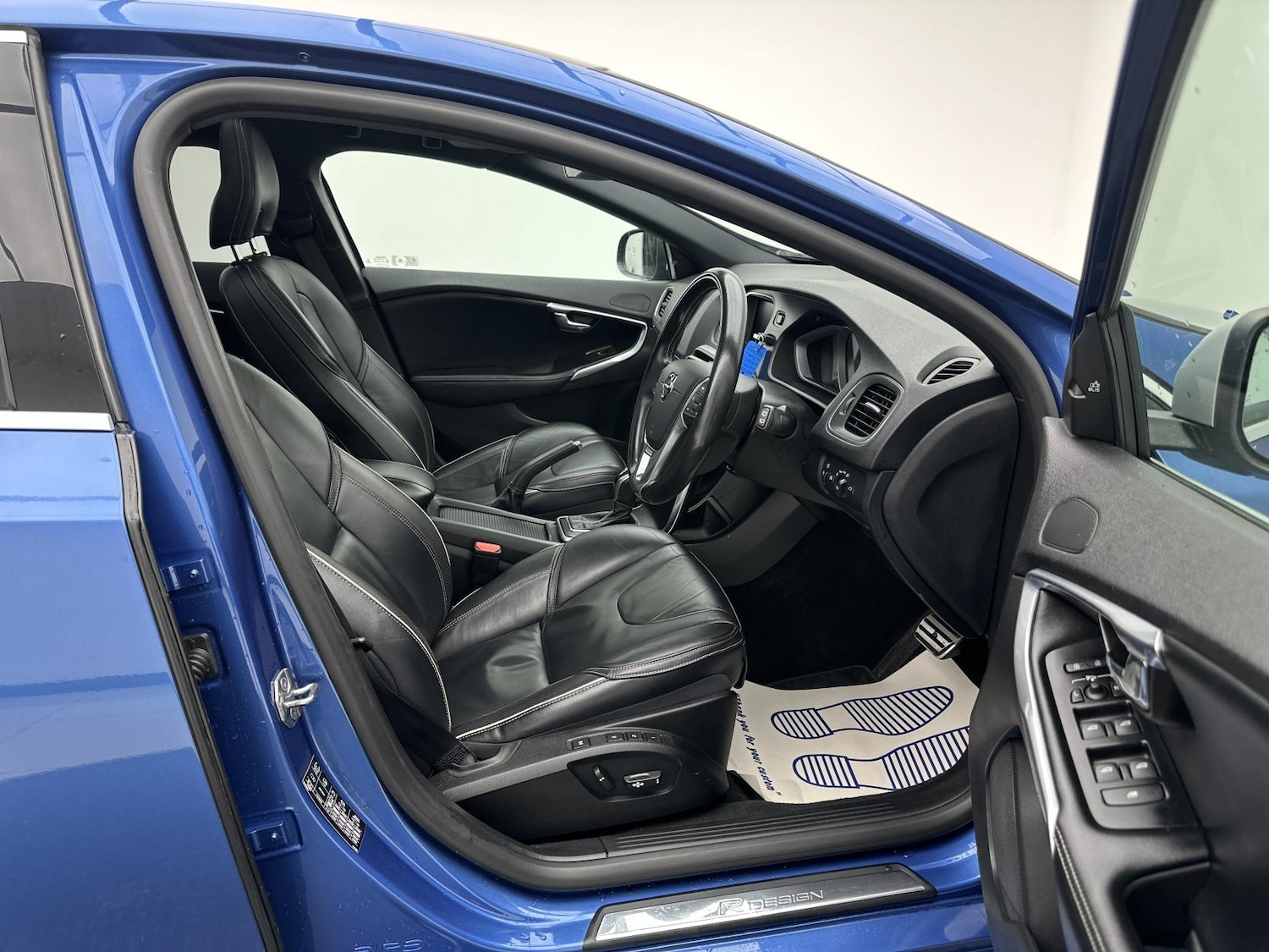 Used Volvo V40 2018 for sale - 76304444: Photo 17