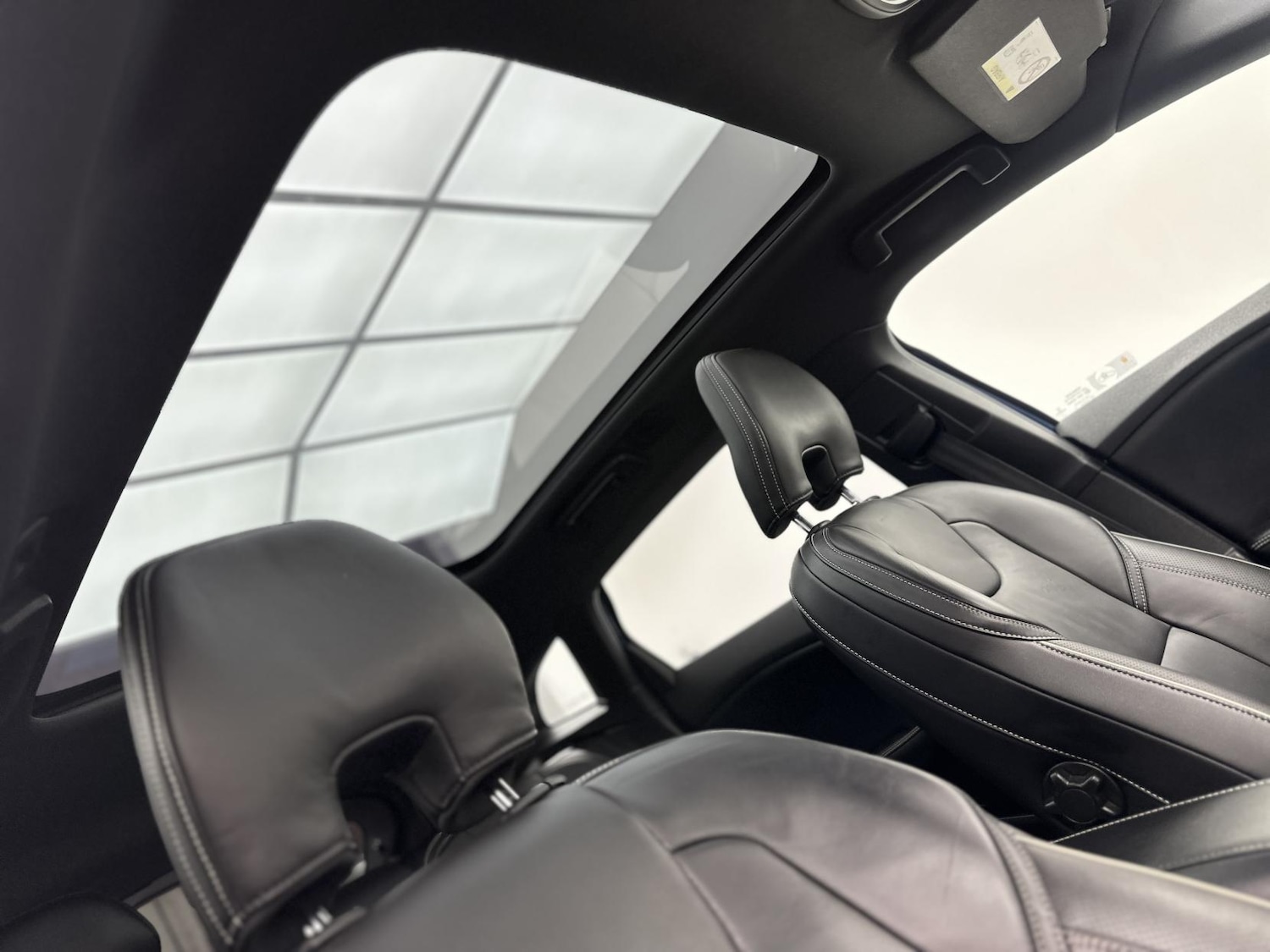 Used Volvo V40 2018 for sale - 76304444: Photo 21