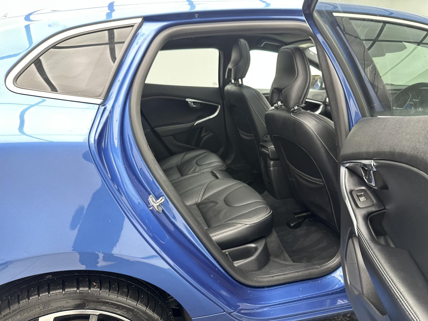 Used Volvo V40 2018 for sale - 76304444: Photo 23