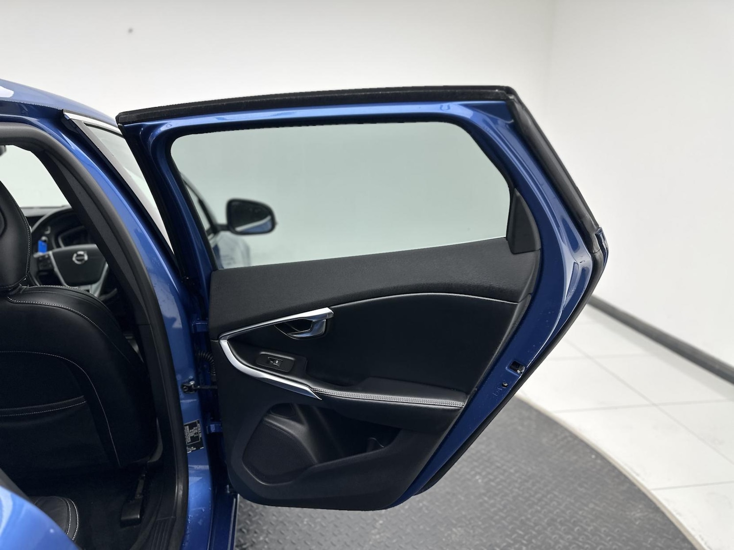 Used Volvo V40 2018 for sale - 76304444: Photo 25