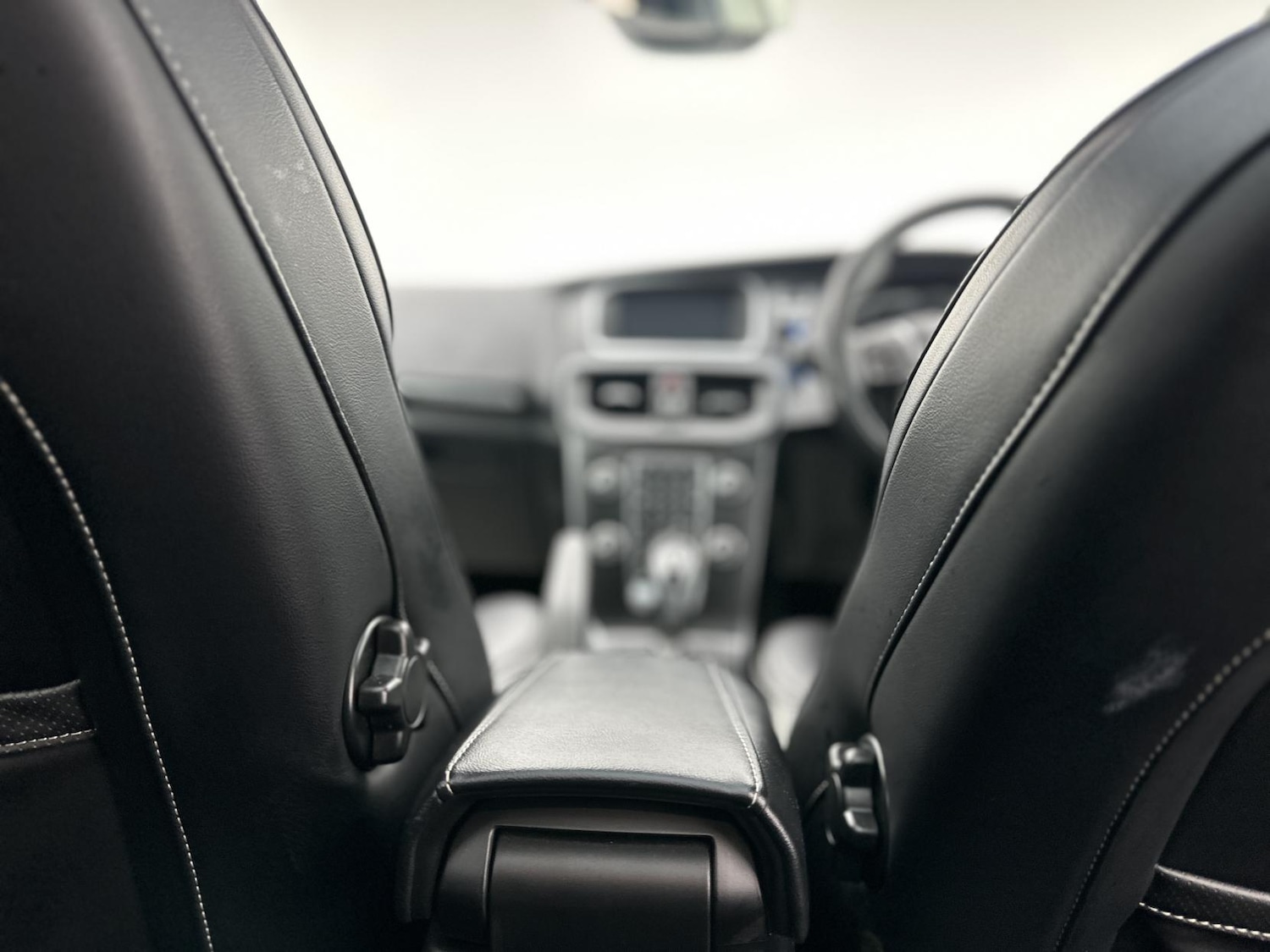 Used Volvo V40 2018 for sale - 76304444: Photo 27