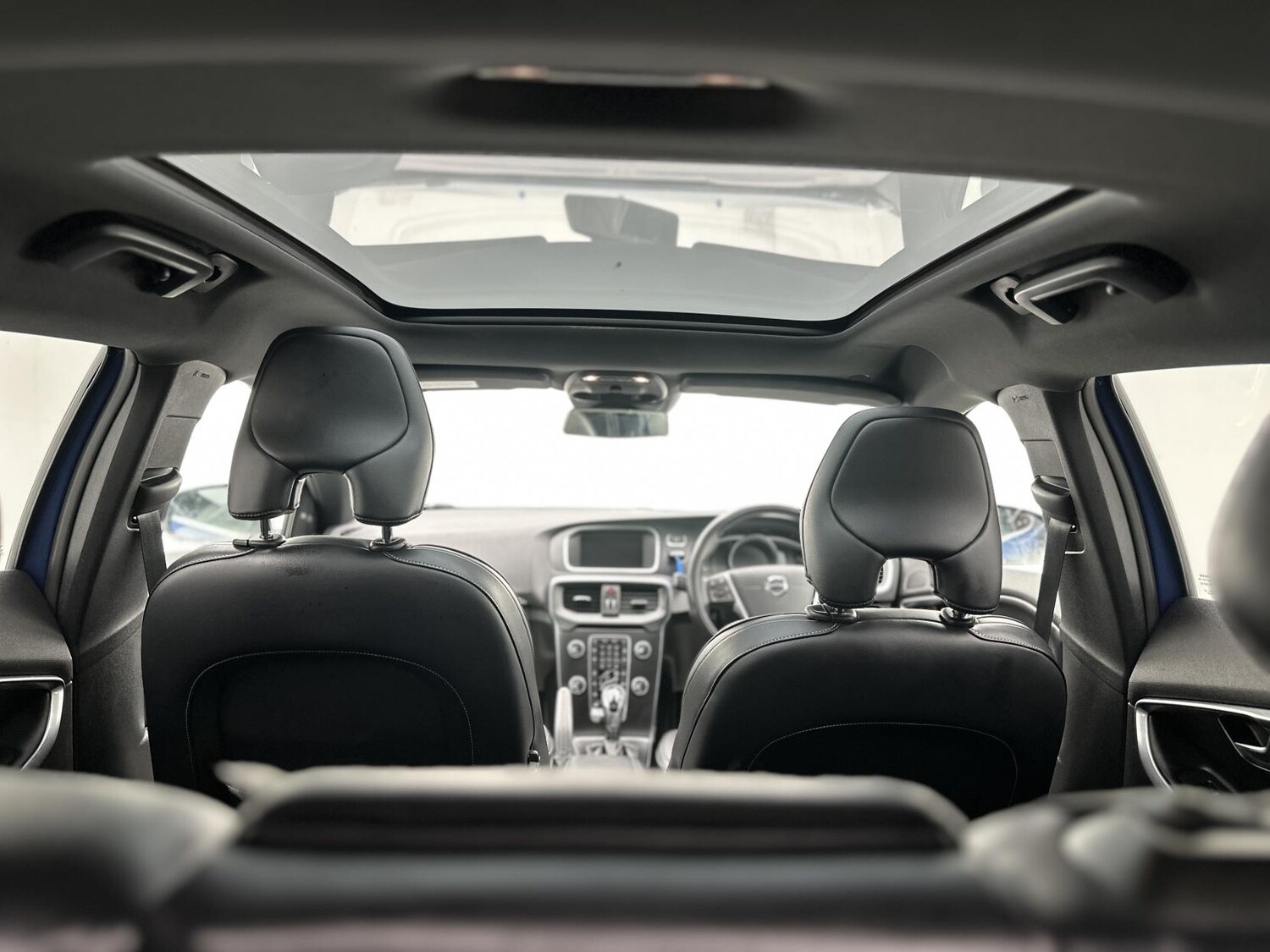 Used Volvo V40 2018 for sale - 76304444: Photo 31