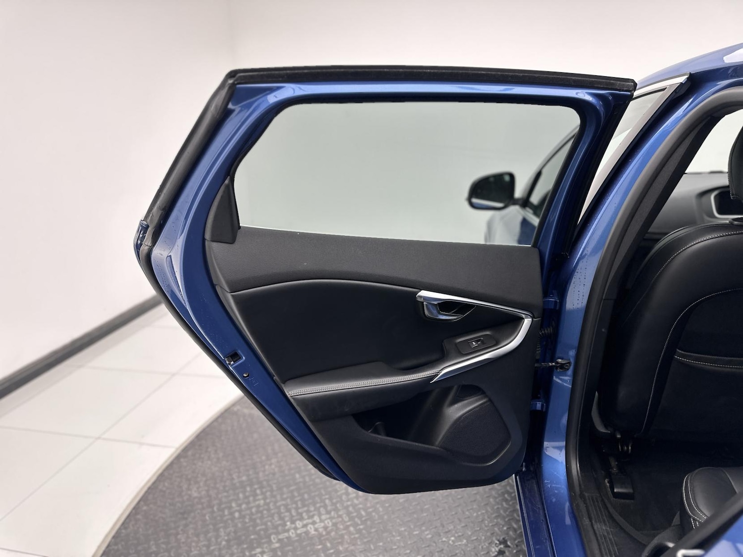 Used Volvo V40 2018 for sale - 76304444: Photo 33