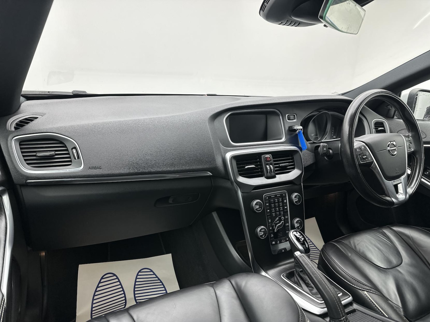 Used Volvo V40 2018 for sale - 76304444: Photo 35