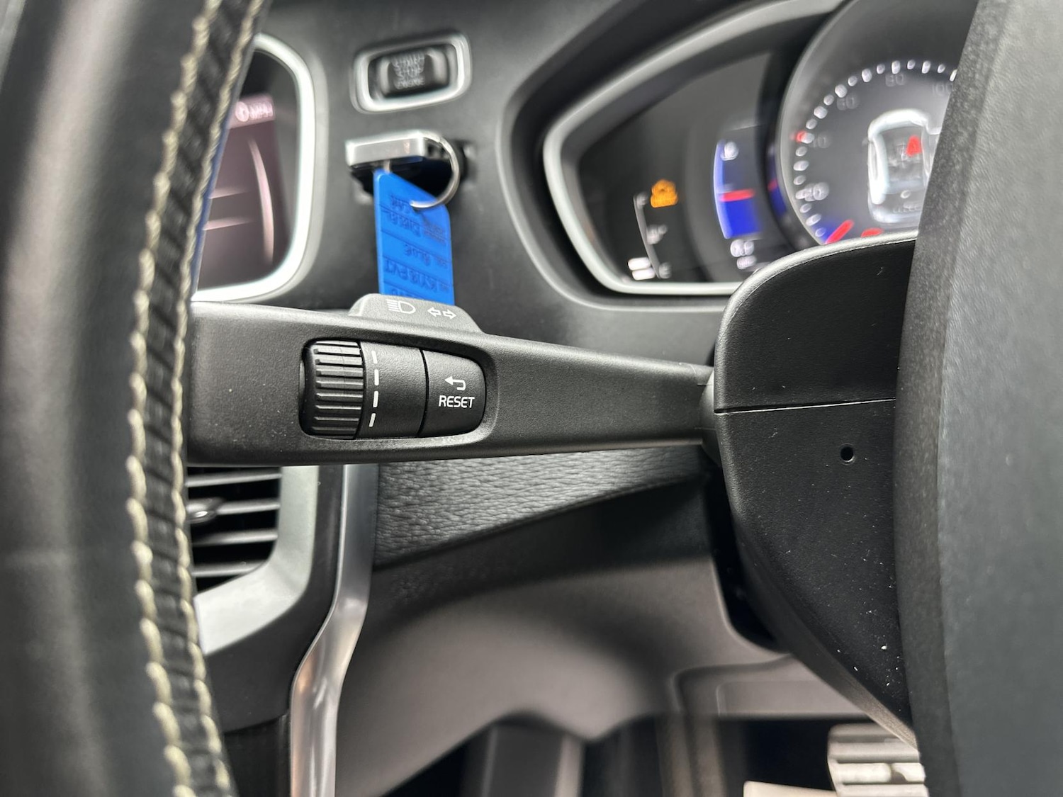 Used Volvo V40 2018 for sale - 76304444: Photo 44