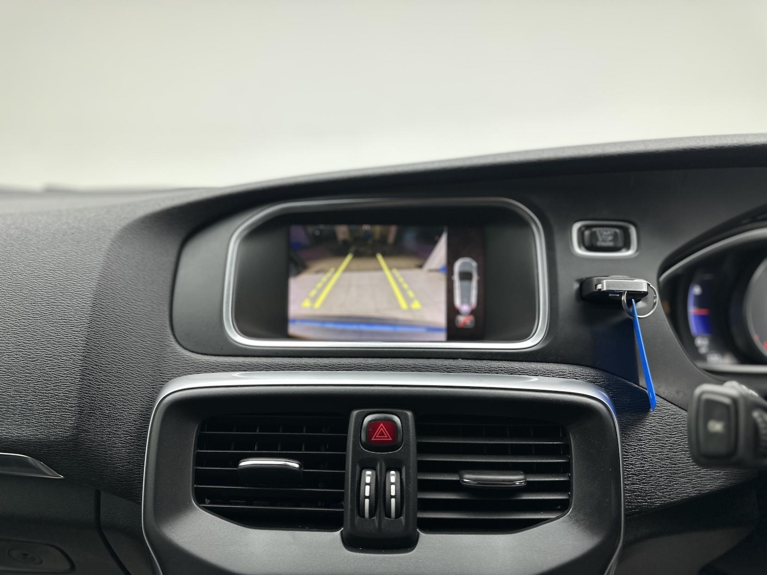 Used Volvo V40 2018 for sale - 76304444: Photo 48