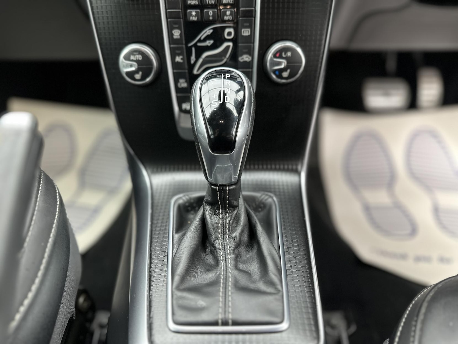 Used Volvo V40 2018 for sale - 76304444: Photo 51