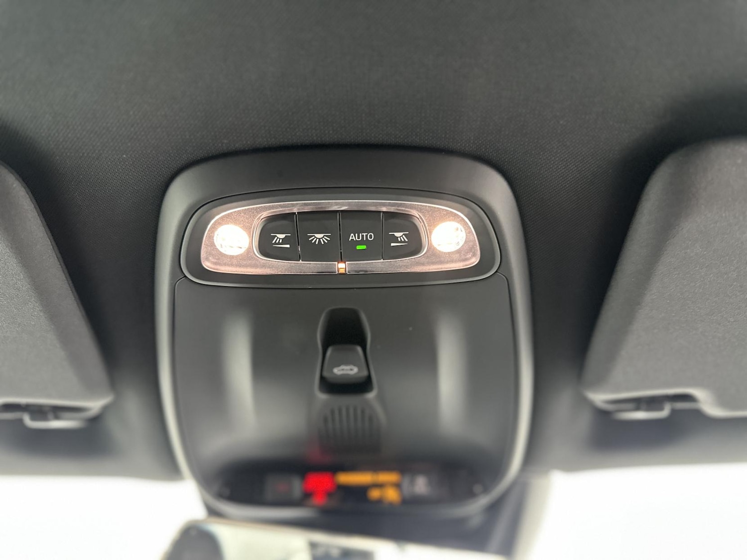 Used Volvo V40 2018 for sale - 76304444: Photo 52