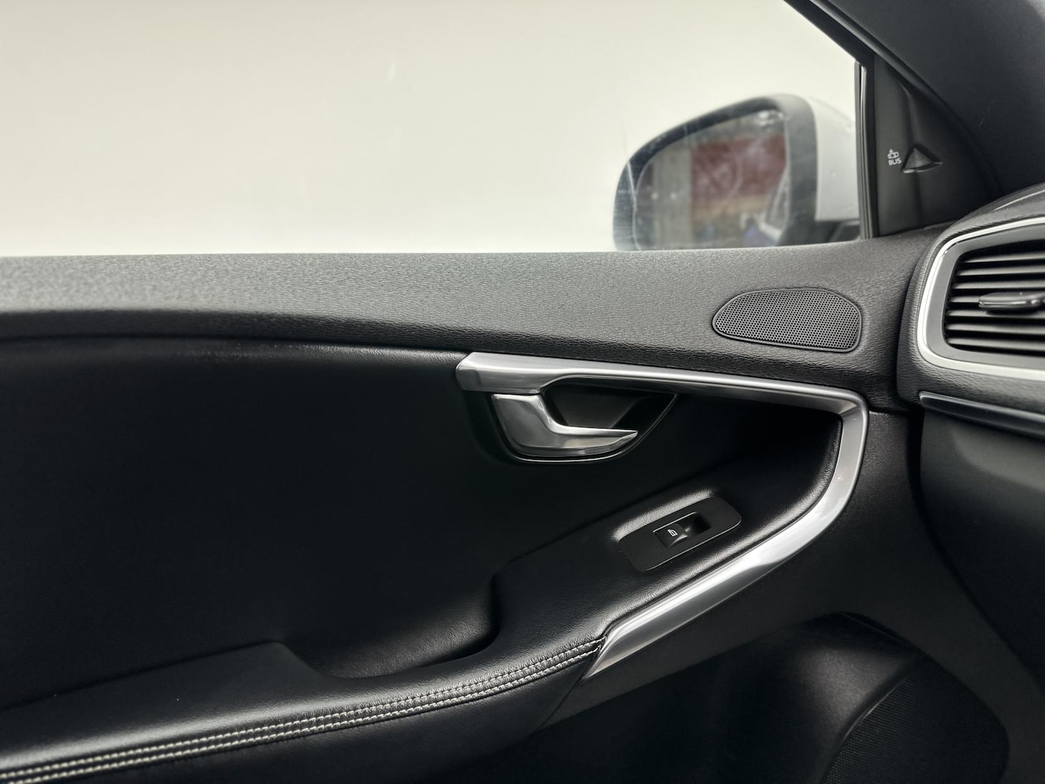 Used Volvo V40 2018 for sale - 76304444: Photo 55