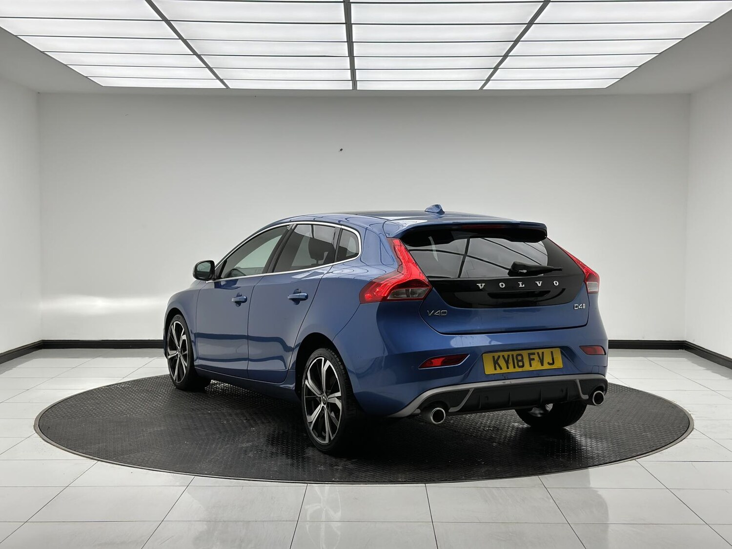 Used Volvo V40 2018 for sale - 76304444: Photo 6
