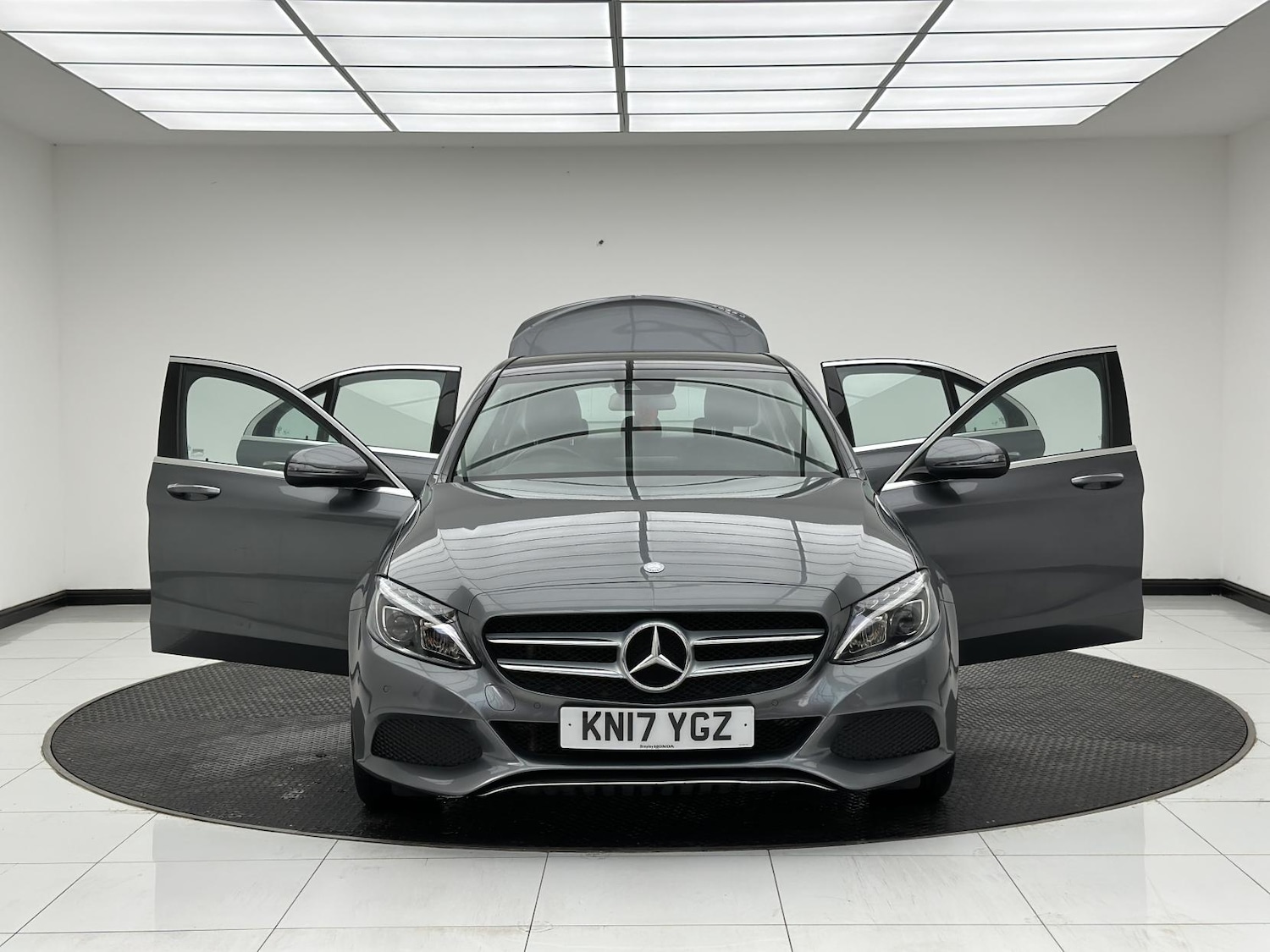 Used Mercedes-Benz C Class 2017 for sale - 76340766: Photo 14