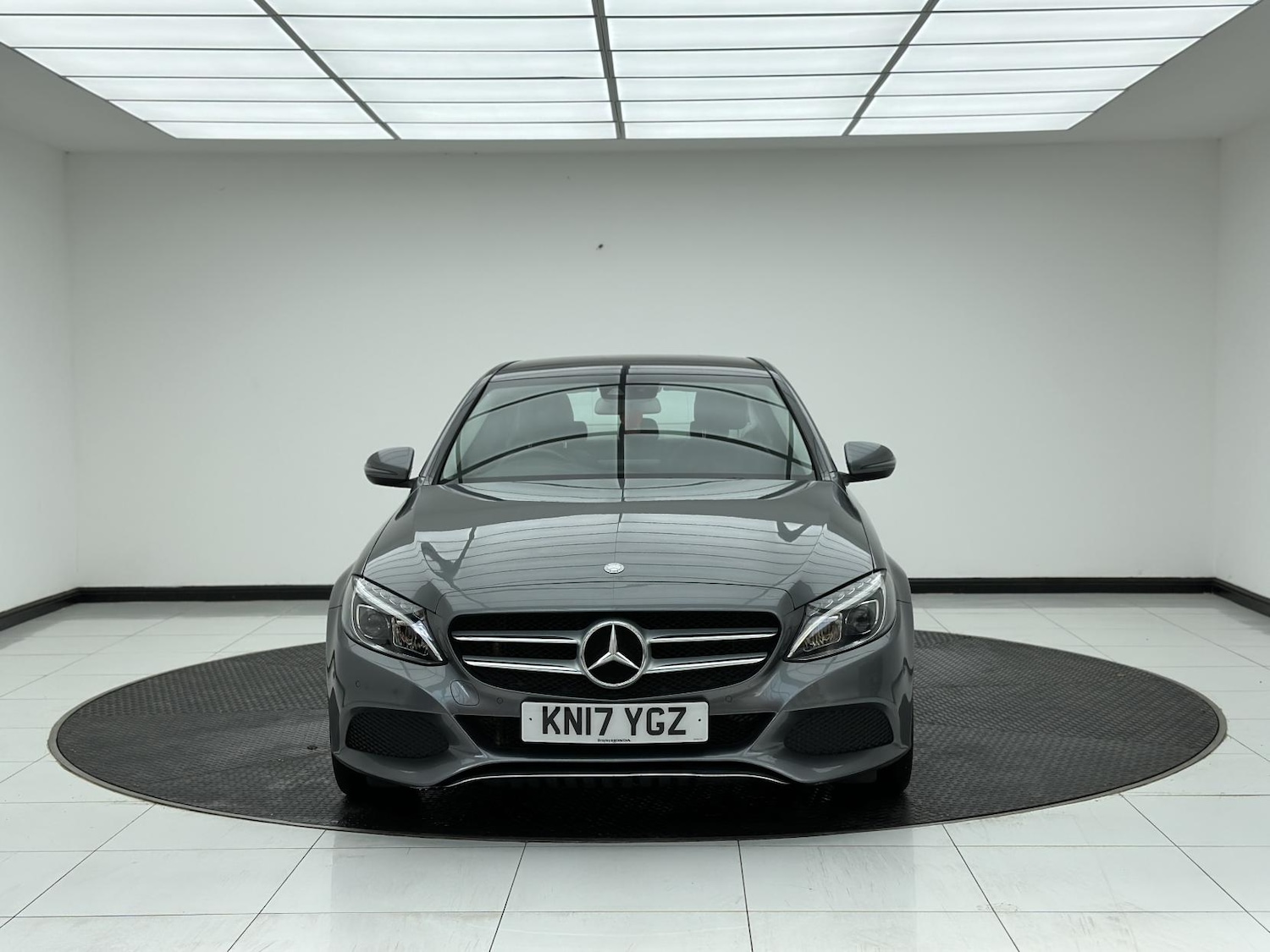 Used Mercedes-Benz C Class 2017 for sale - 76340766: Photo 2