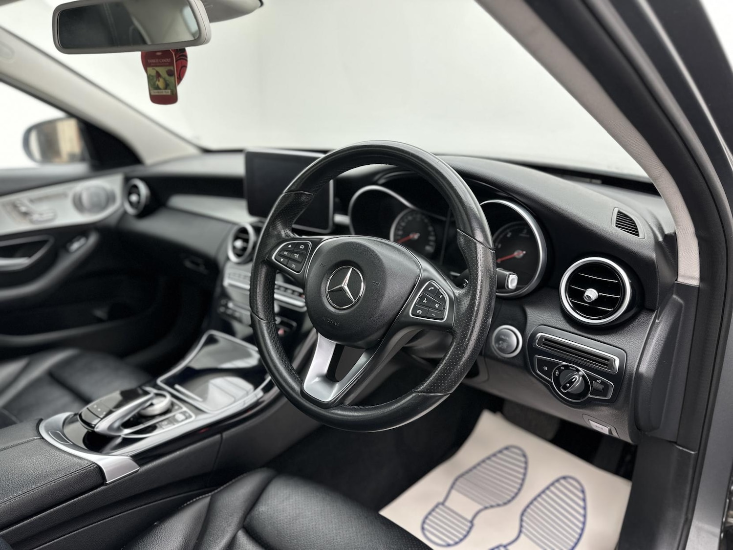 Used Mercedes-Benz C Class 2017 for sale - 76340766: Photo 21