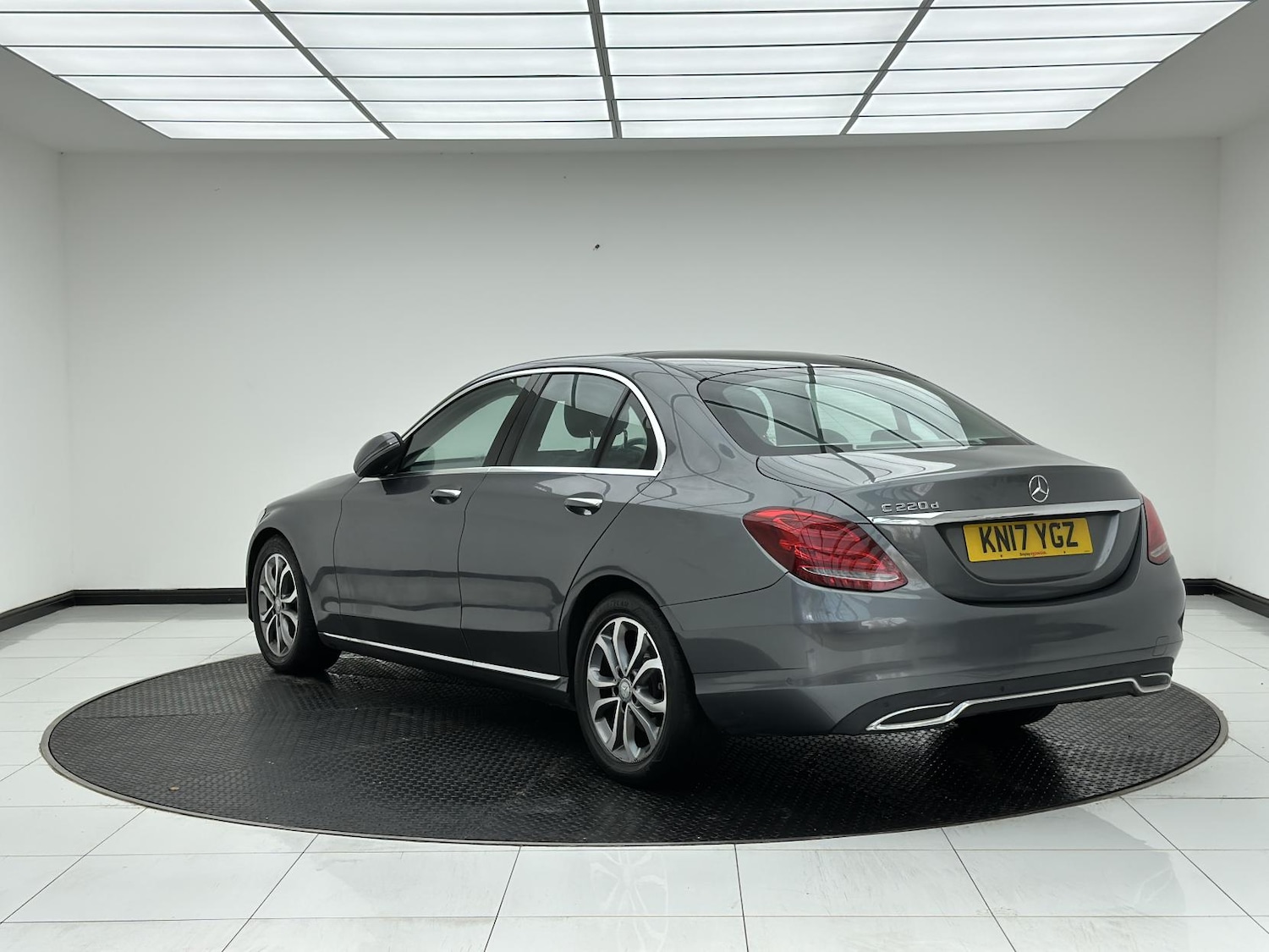 Used Mercedes-Benz C Class 2017 for sale - 76340766: Photo 4